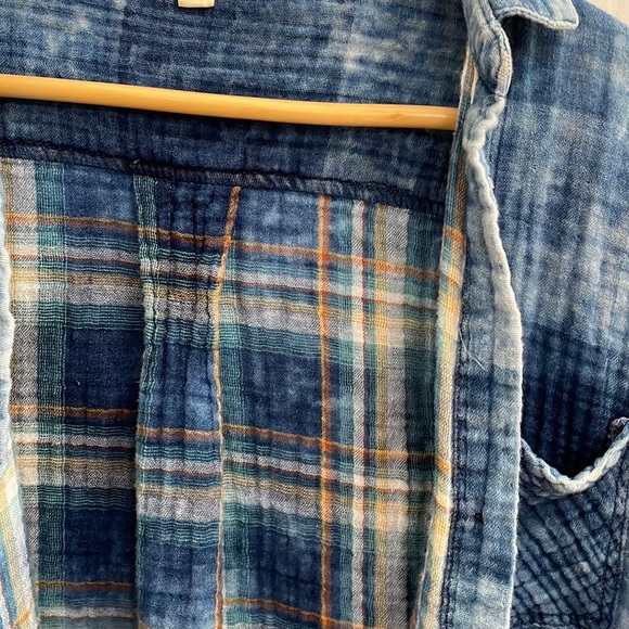Cloth & Stone tie dye blue with plaid lining button down.  S - Picture 6 of 10